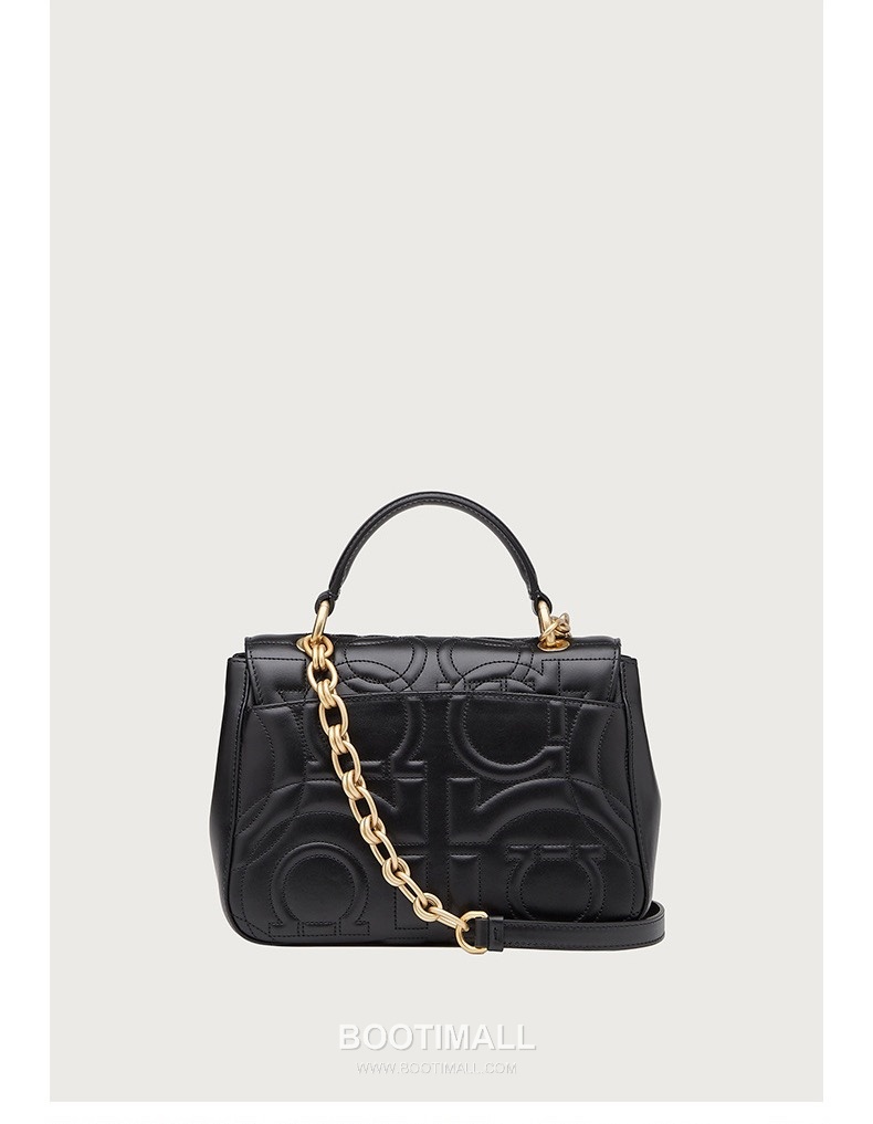 Salvatore Ferragamo Gancini Quilted Calfskin Camera Crossbody Bag with Chain Strap 살바토레페라가모 간치니 퀼팅 카프스킨 카메라 크로스바디백 AB-211281 23cm 3