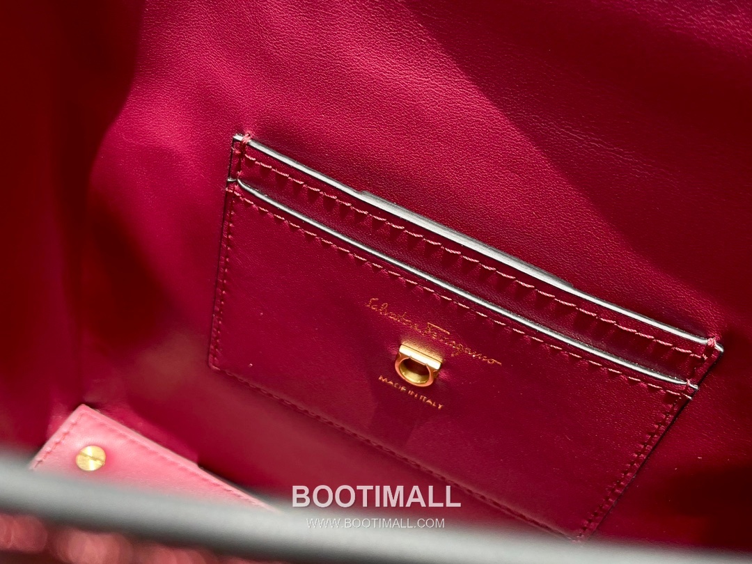 Salvatore Ferragamo Trifolio Calfskin Box Top Handle Bag with Gancini Lock 살바토레페라가모 트리폴리오 카프스킨 박스 탑핸들 숄더백 FZ-211981 20cm 8