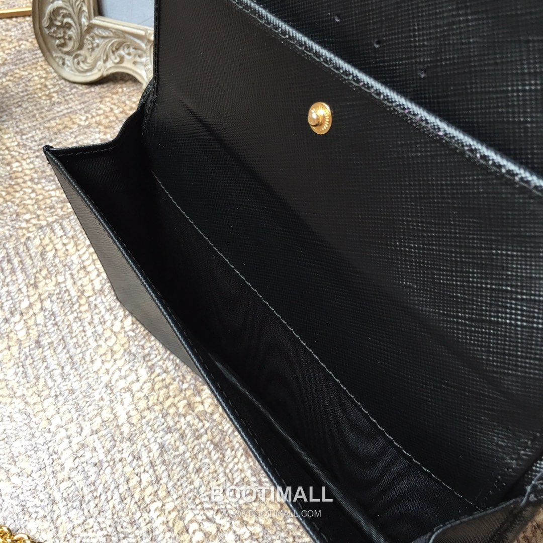 Salvatore Ferragamo Vara Bow Calfskin Flap Shoulder Bag with Chain Strap 살바토레페라가모 바라 보우 카프스킨 플랩 체인 숄더백 22B558 21cm 9