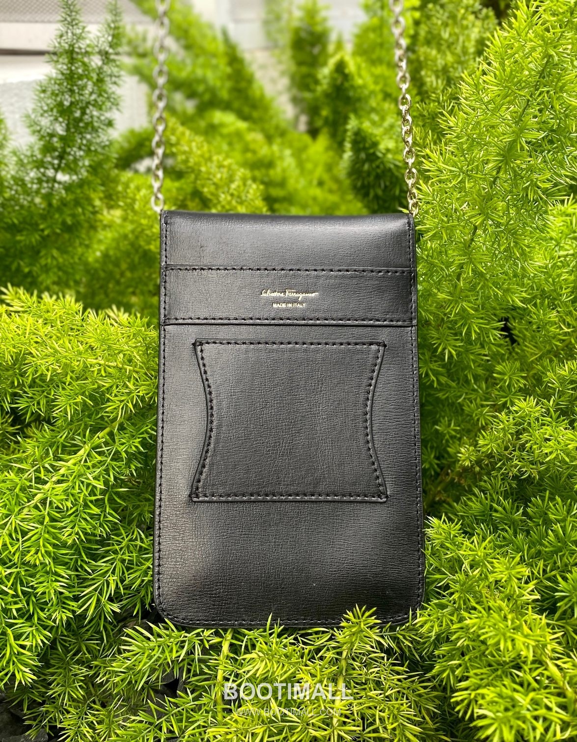 Salvatore Ferragamo Vara Bow Calfskin Phone Crossbody Bag with Belt Loop 살바토레페라가모 바라 보우 카프스킨 폰 크로스바디백 220264 12cm 8