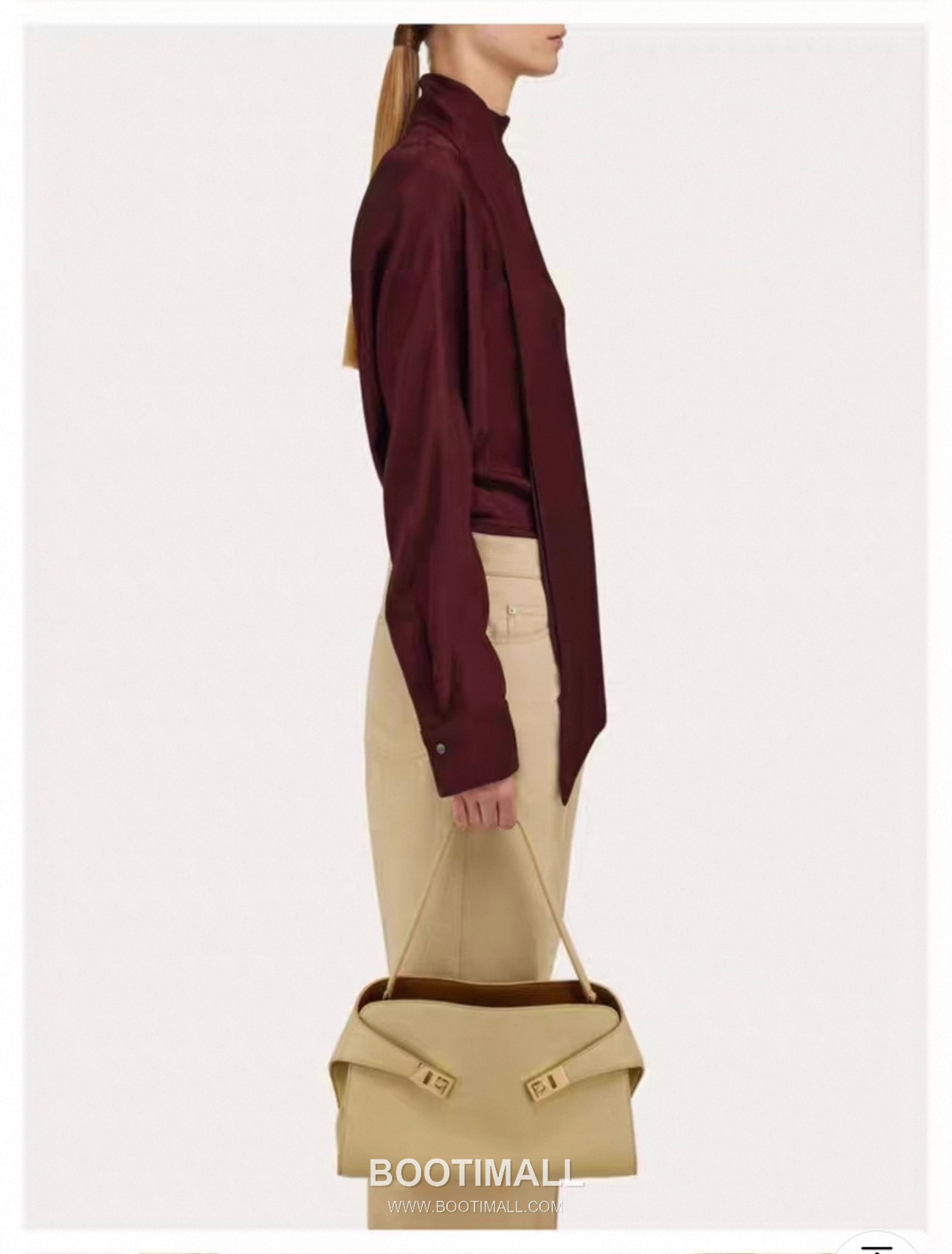 Salvatore Ferragamo Hug Sott Calfskin Top Handle Shoulder Bag with Gancini Lock 살바토레페라가모 허그 소트 카프스킨 탑핸들 숄더백 21-9816 34cm 25
