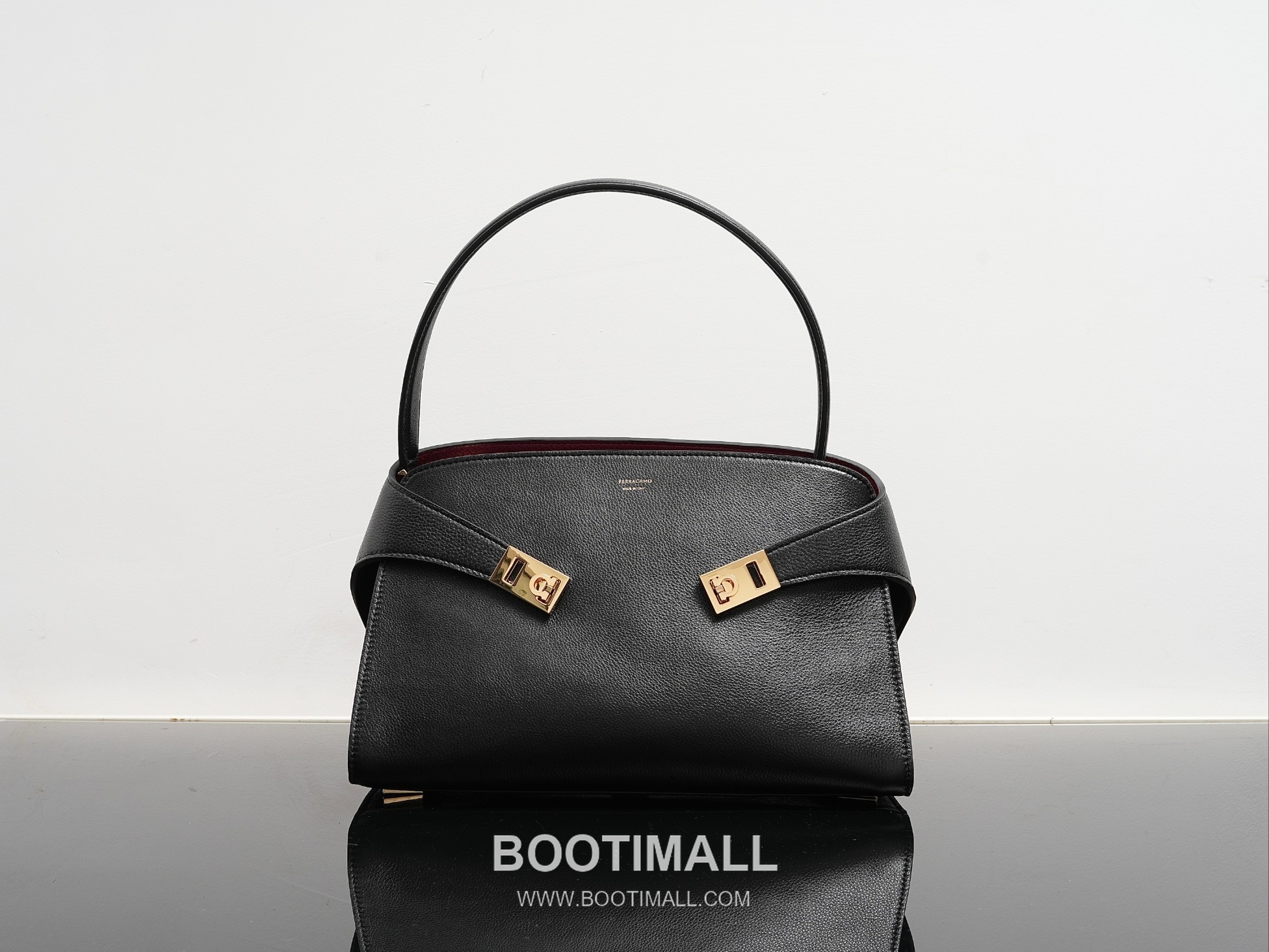 Salvatore Ferragamo Hug Sott Calfskin Top Handle Shoulder Bag with Gancini Lock 살바토레페라가모 허그 소트 카프스킨 탑핸들 숄더백 21-9816 34cm 7