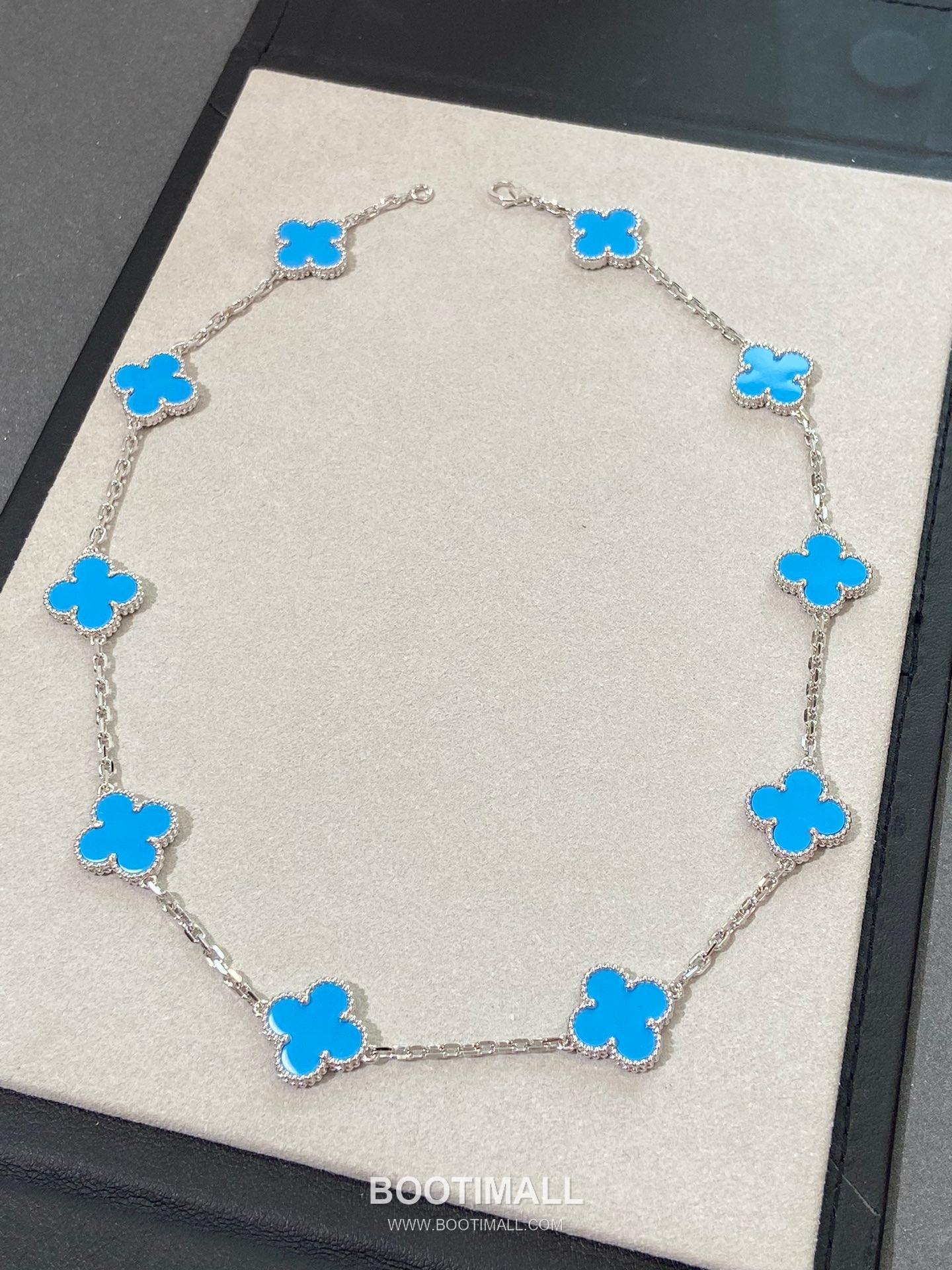 Van Cleef & Arpels Vintage Alhambra Turquoise 10 Motifs Necklace 반클리프 앤 아펠 빈티지 알함브라 터키석 10모티프 네크리스 2