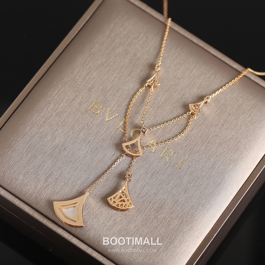 Bvlgari Divas' Dream Brass Gold Plated Necklace with Fan Pendant and Mother of Pearl 불가리 디바스 드림 황동 베이스 금도금 네클리스 팬 펜던트 자개 12