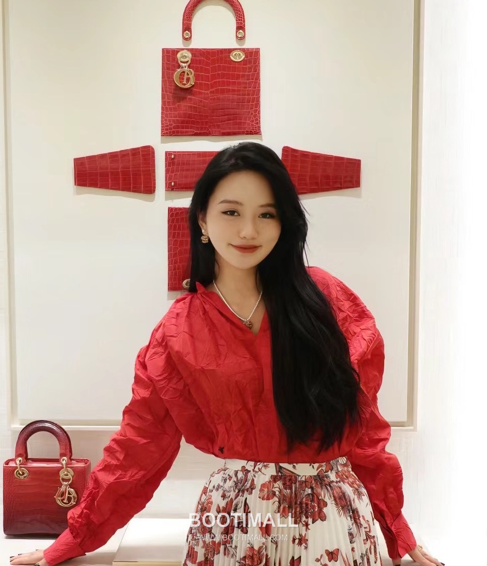 Dior Brass Gold Plated Necklace with Heart Pendant Pearl Enamel Butterfly 디올 황동 베이스 금도금 네클리스 하트 펜던트 진주 에나멜 버터플라이 6
