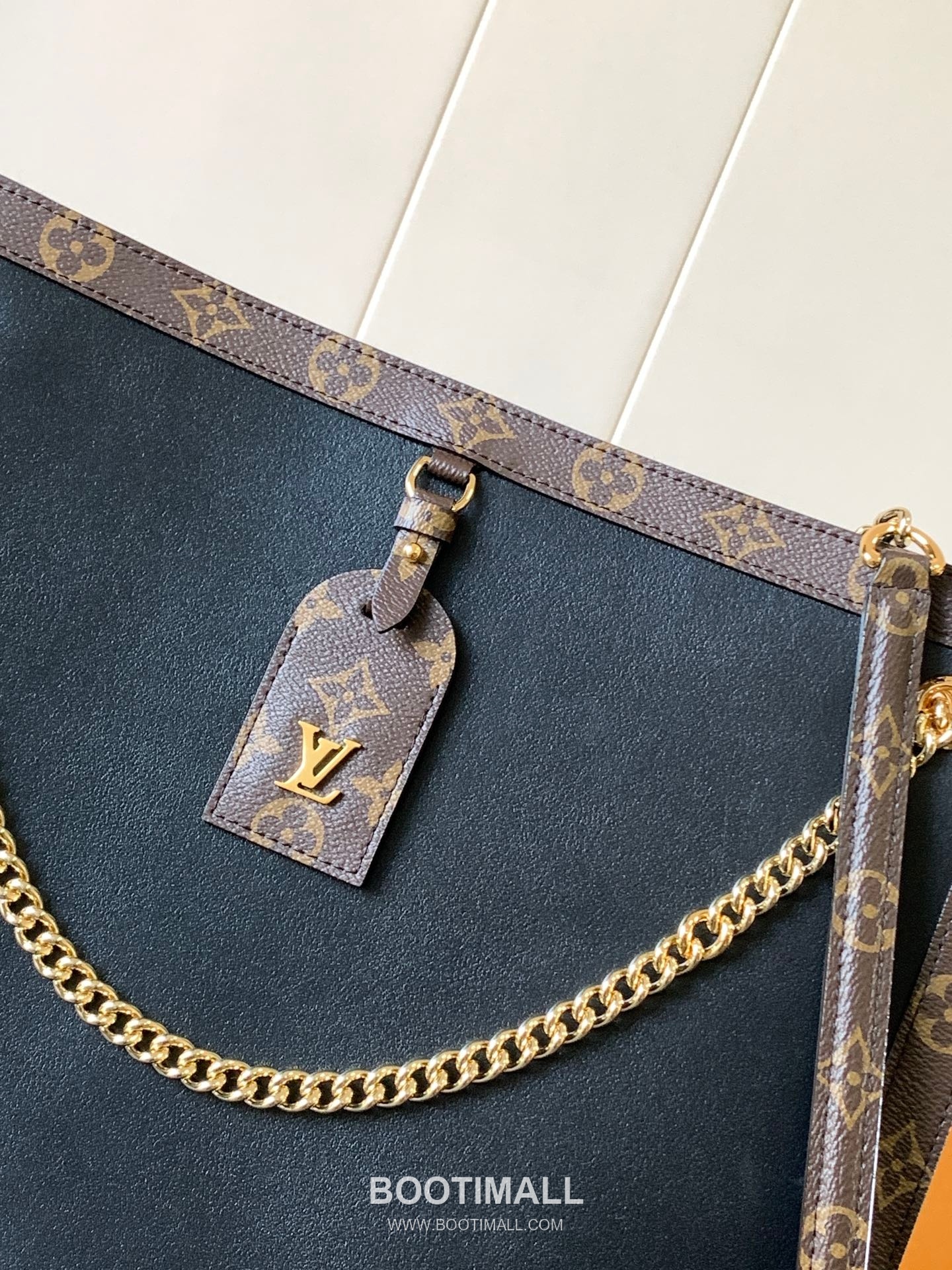 Louis Vuitton Nova Calfskin Leather Tote Bag with Chain Strap Monogram Canvas Trim 루이비통 노바 카프스킨 레더 토트백 M13137 37cm 7