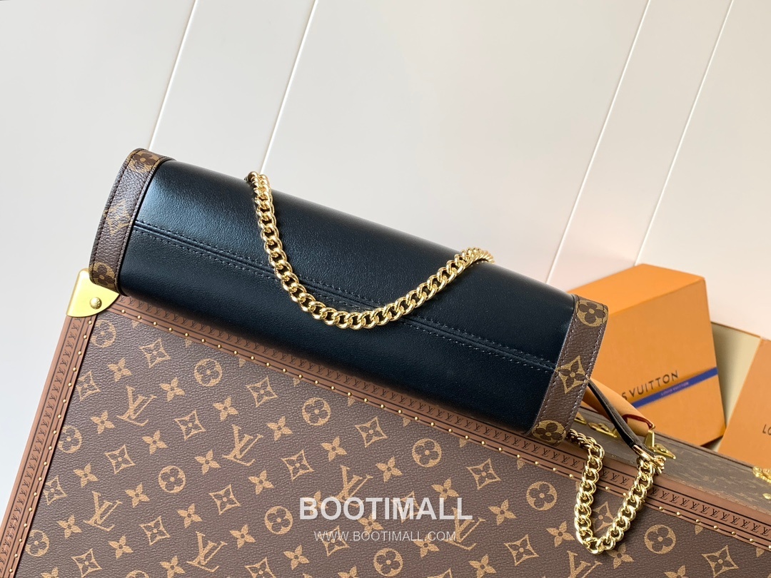 Louis Vuitton Nova Calfskin Leather Shoulder Bag with Chain Strap Monogram Canvas Trim 루이비통 노바 카프스킨 레더 숄더백 M13140 31cm 4