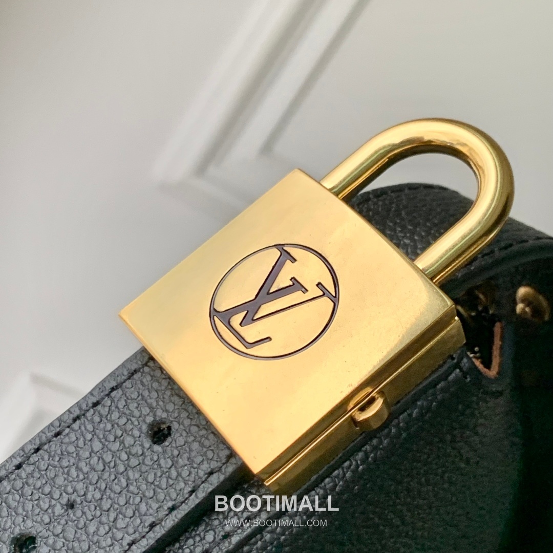 Louis Vuitton Low Key Cookie Calfskin Leather Shoulder Bag with Lock Pouch Detail 루이비통 로우키 쿠키 카프스킨 레더 숄더백 M14417 32cm 5
