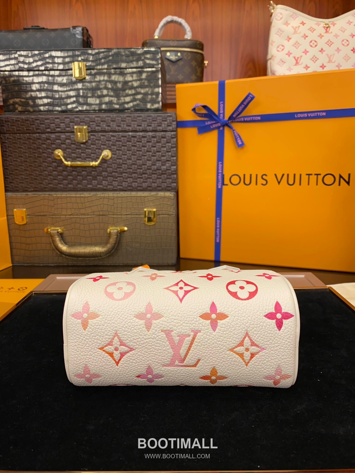 Louis Vuitton Nano Speedy Monogram Empreinte Calfskin Leather Duffle Bag with Strap Watercolor Detail 루이비통 나노 스피디 모노그램 앙프렝뜨 카프스킨 레더 더플백 M83452 16cm 5