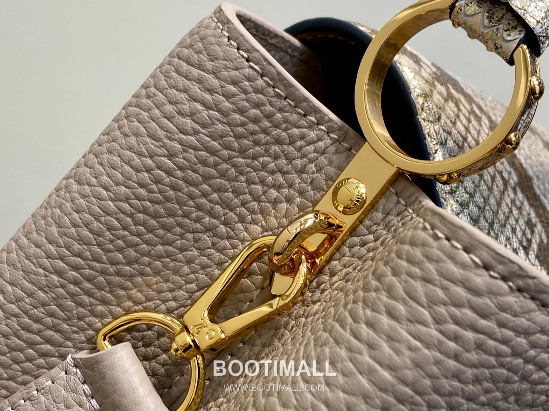 Louis Vuitton Capucines BB Taurillon Leather Top Handle Bag with Python Trim Chain Detail 루이비통 카퓌신 BB 타우릴론 레더 탑핸들백 M89369 27cm 9