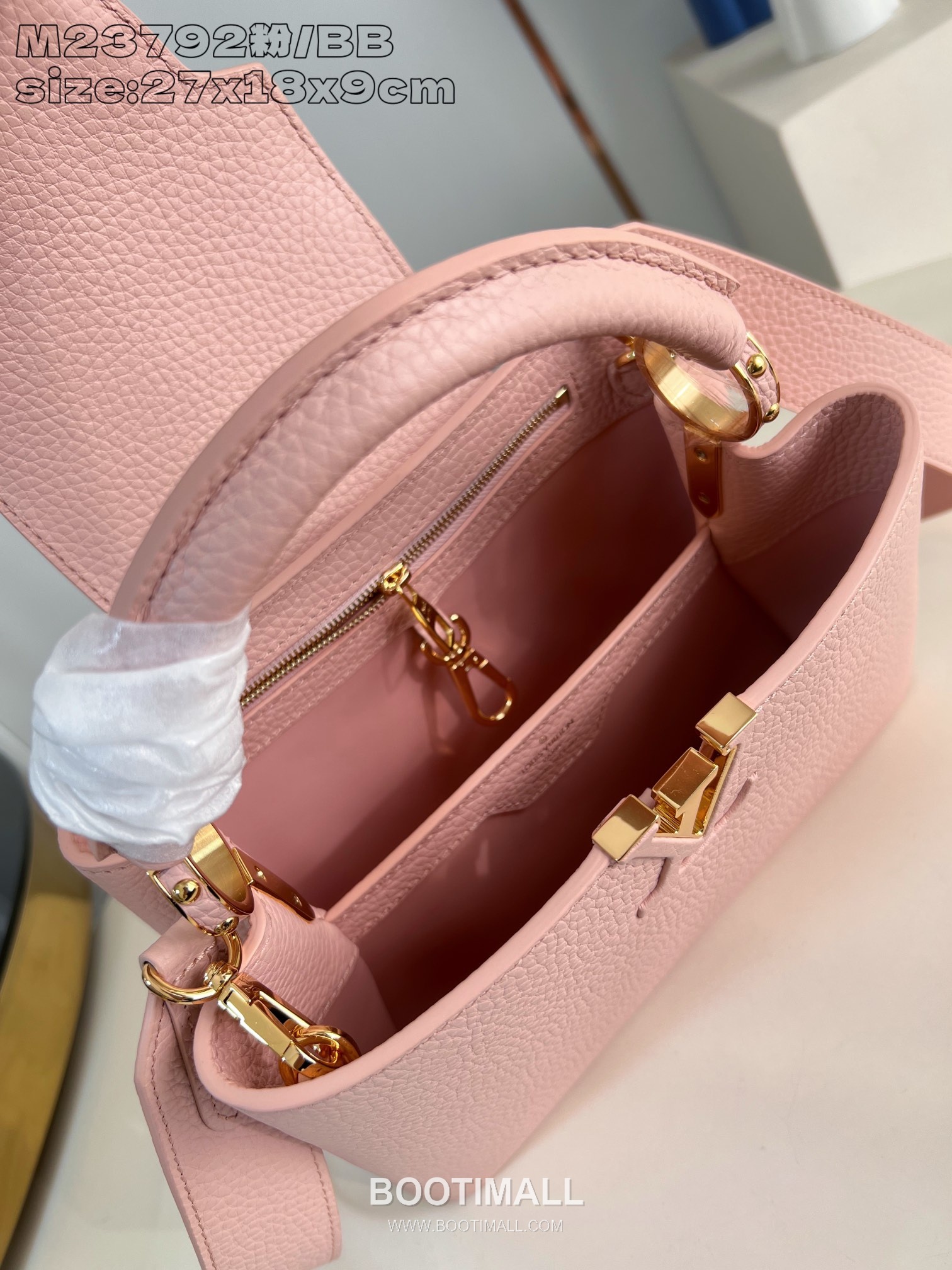 Louis Vuitton Capucines BB Taurillon Leather Top Handle Bag with Strap Logo Detail 루이비통 카퓌신 BB 타우릴론 레더 탑핸들백 M23792 27cm 9