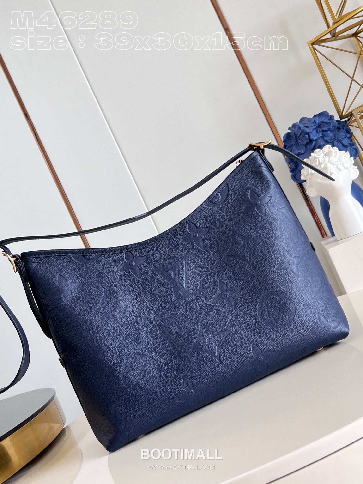 Louis Vuitton CarryAll MM Monogram Empreinte Calfskin Leather Hobo Tote Bag with Strap Pouch Detail 루이비통 캐리올 MM 모노그램 앙프렝뜨 카프스킨 레더 호보 토트백 M46289 39cm 4