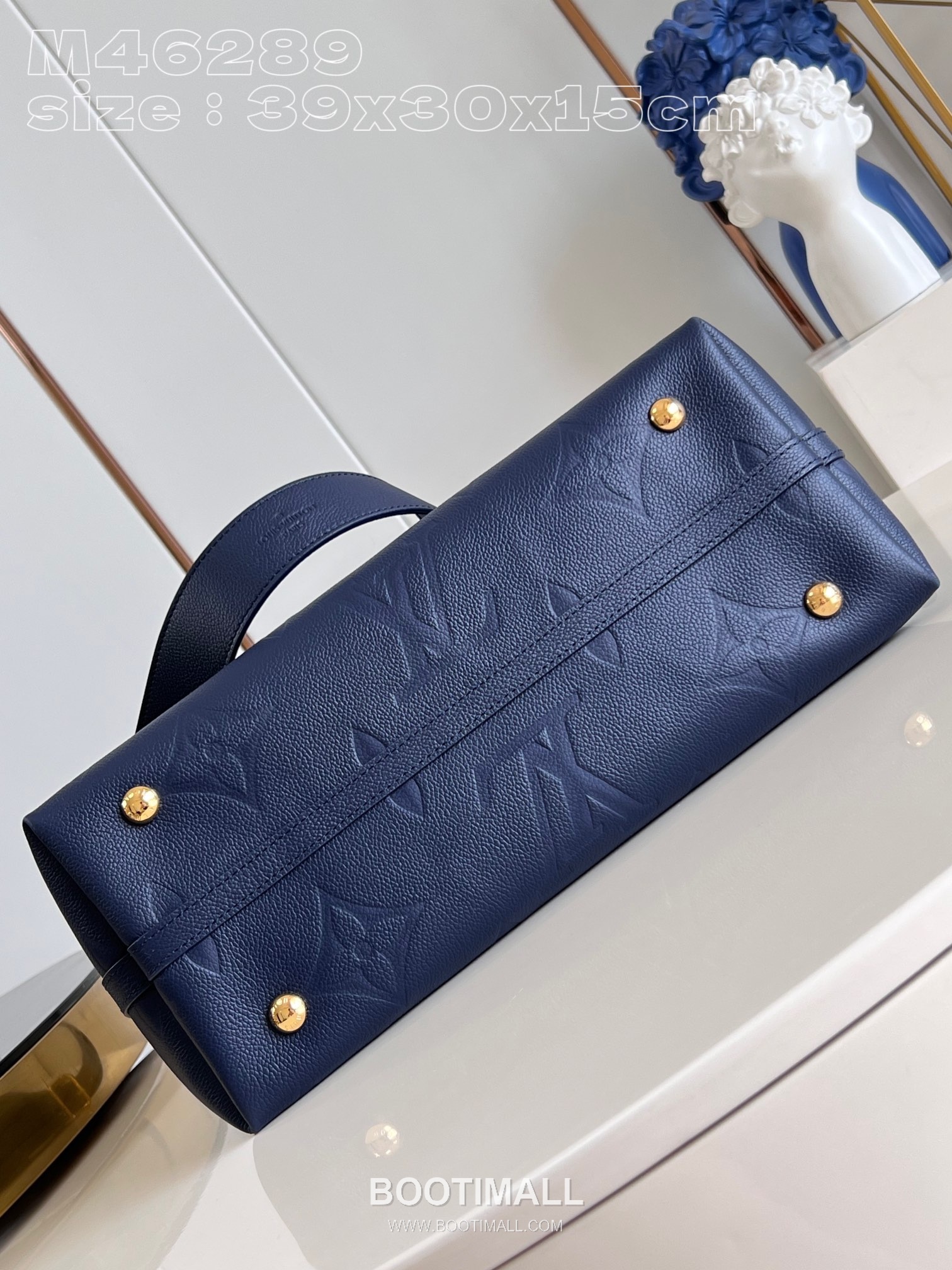 Louis Vuitton CarryAll MM Monogram Empreinte Calfskin Leather Hobo Tote Bag with Strap Pouch Detail 루이비통 캐리올 MM 모노그램 앙프렝뜨 카프스킨 레더 호보 토트백 M46289 39cm 5