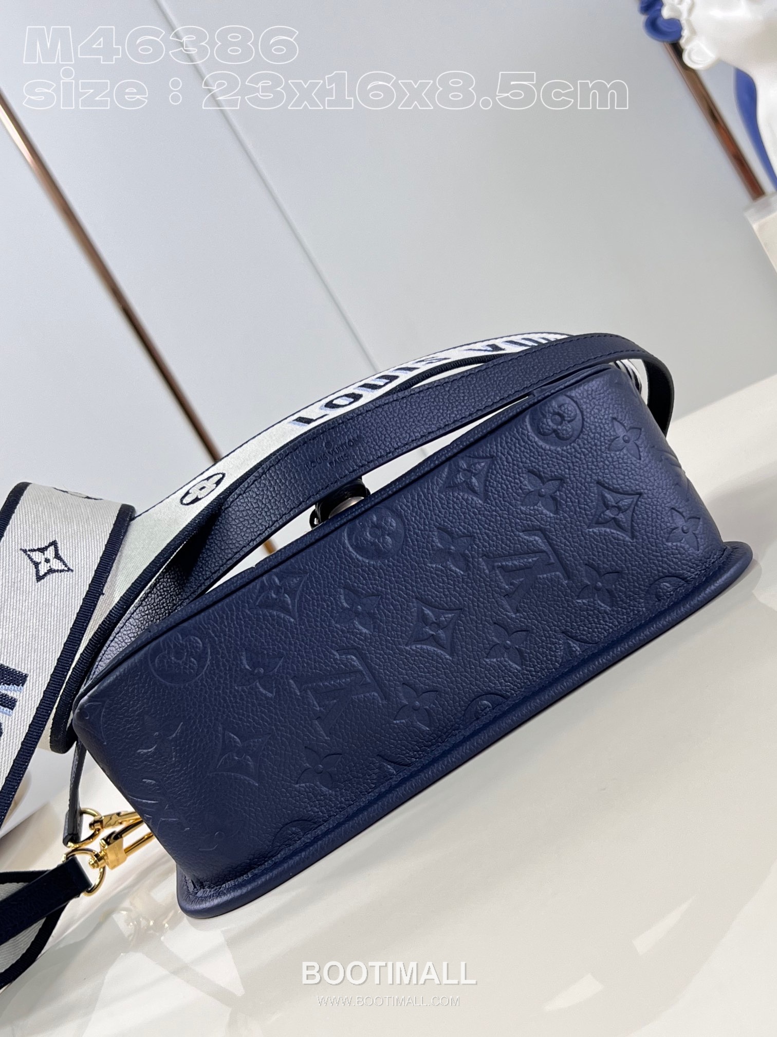Louis Vuitton Diane Monogram Empreinte Calfskin Leather Shoulder Bag with Strap Detail 루이비통 디안느 모노그램 앙프렝뜨 카프스킨 레더 숄더백 M46386 23cm 5