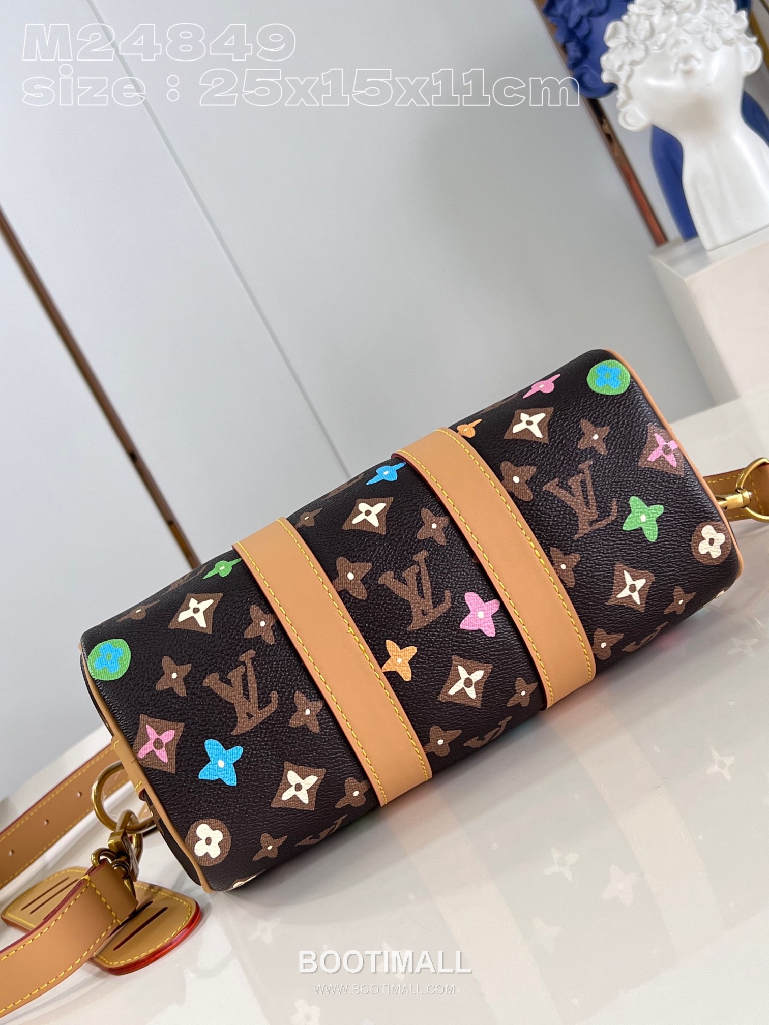 Louis Vuitton Keepall Bandoulière 25 Monogram Canvas Duffle Bag with Strap Name Tag Detail 루이비통 키폴 반둘리에 25 모노그램 캔버스 더플백 M24849 25cm 6