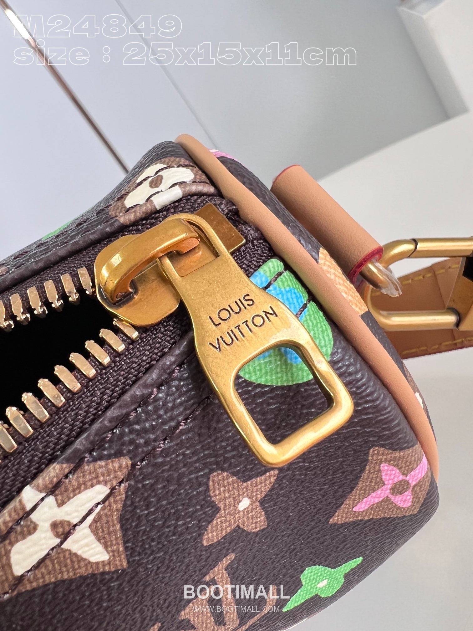 Louis Vuitton Keepall Bandoulière 25 Monogram Canvas Duffle Bag with Strap Name Tag Detail 루이비통 키폴 반둘리에 25 모노그램 캔버스 더플백 M24849 25cm 8