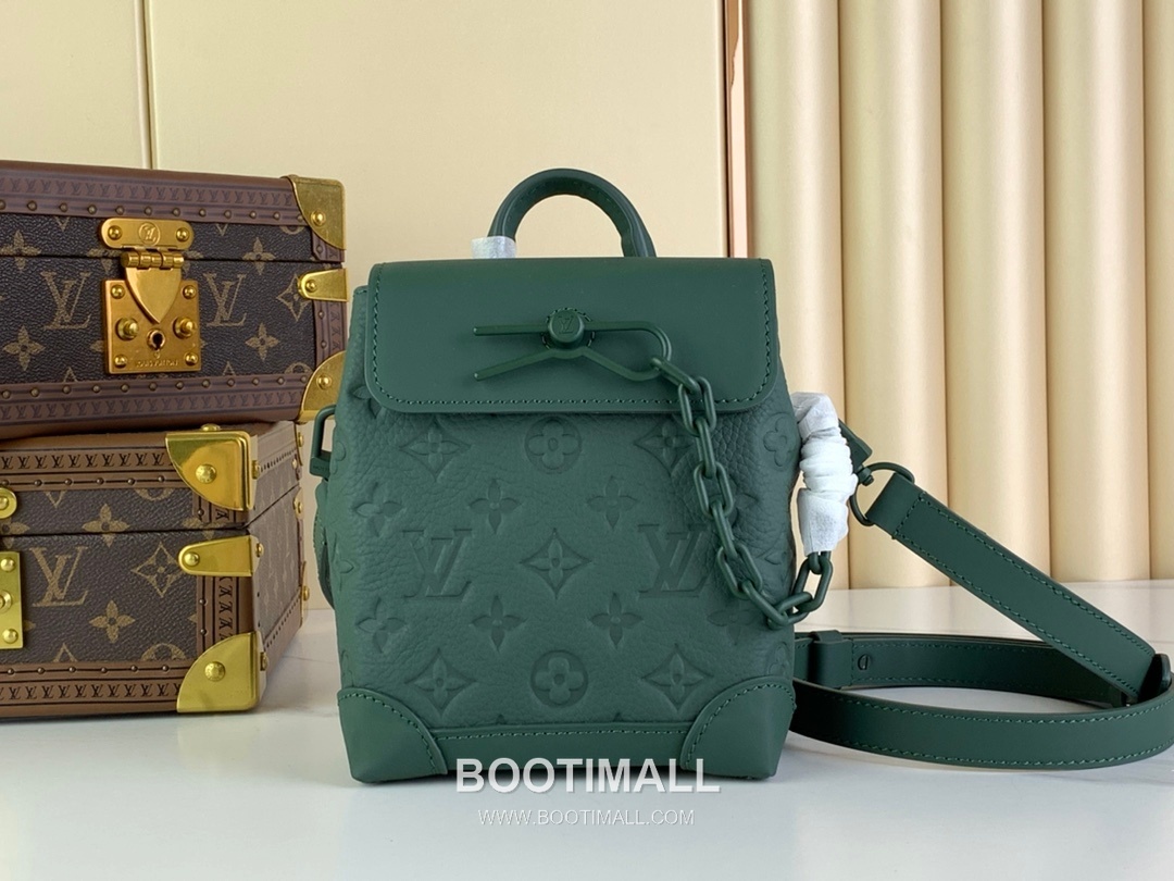 Louis Vuitton Nano Steamer Monogram Eclipse Canvas Crossbody Bag with Chain Strap Corner Detail 루이비통 나노 스티머 모노그램 이클립스 캔버스 크로스바디백 M83052 15cm 1