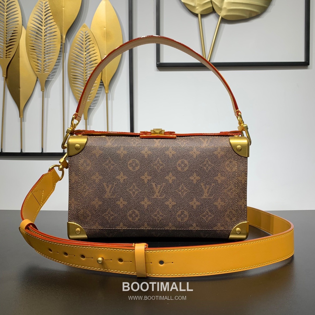 Louis Vuitton Soul Trunk East West Bag Monogram Dust Canvas Structured Shoulder Bag with Metal Corner 루이비통 소울 트렁크 이스트웨스트 모노그램 더스트 캔버스 구조형 숄더백 메탈 코너 M11536 29cm 10