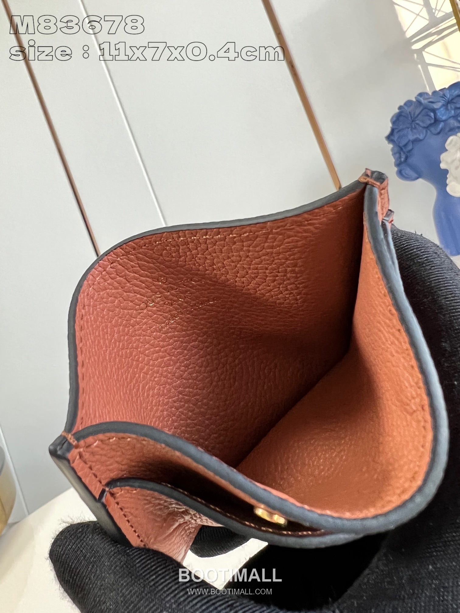 Louis Vuitton Card Holder Monogram Embossed Leather Slim Card Holder with Central Pocket 루이비통 모노그램 엠보싱 레더 슬림 카드지갑 센트럴 포켓 M83678 11cm 6