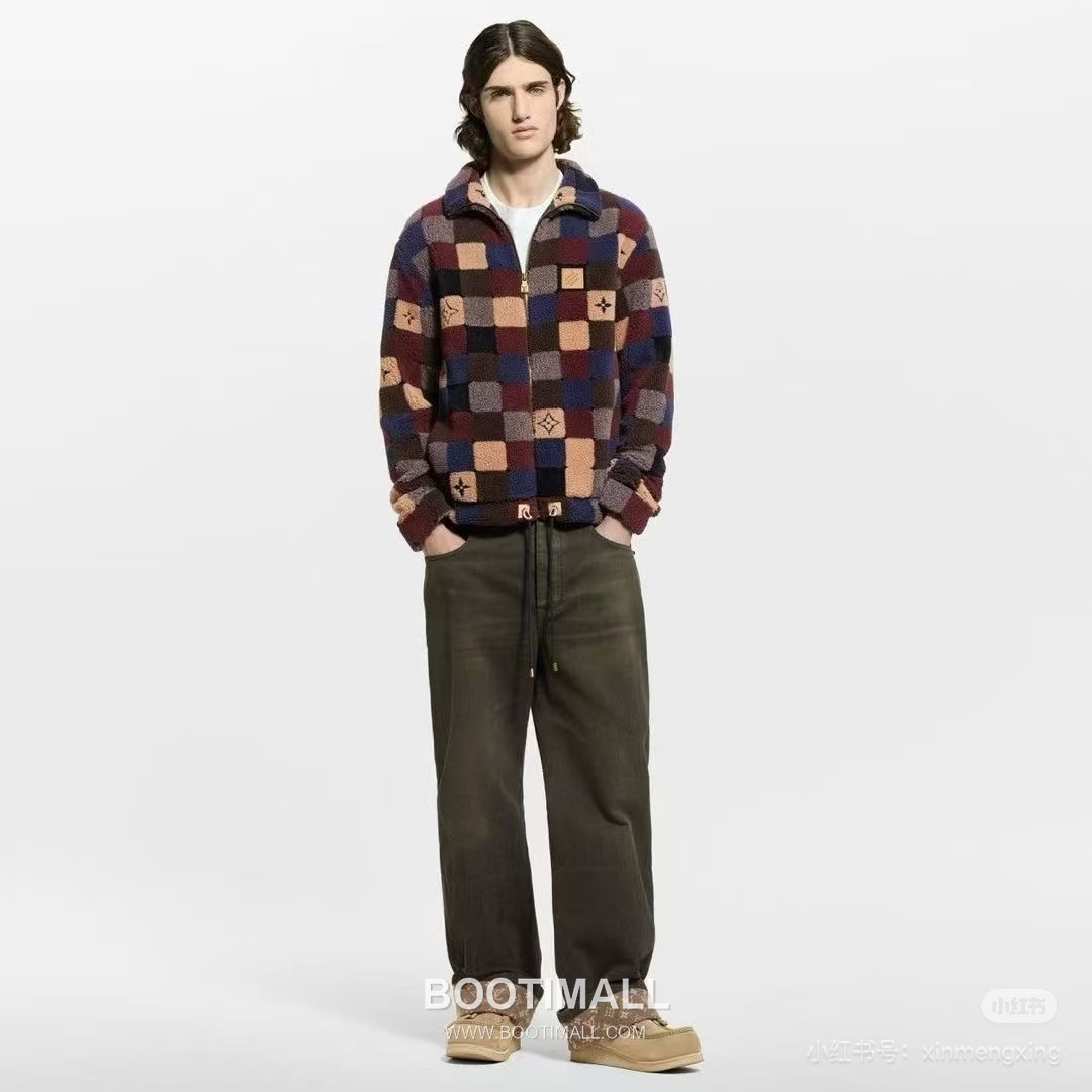 Louis Vuitton 2025FW Monogram Waxed Coated Cotton Denim Pants with Print Detail 루이비통 2025FW 모노그램 왁스 코팅 코튼 데님 팬츠 프린트 디테일 2