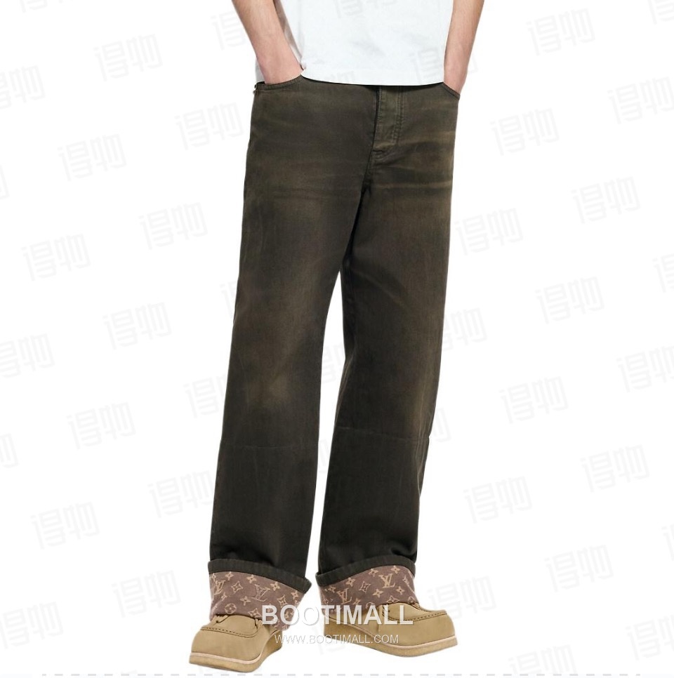 Louis Vuitton 2025FW Monogram Waxed Coated Cotton Denim Pants with Print Detail 루이비통 2025FW 모노그램 왁스 코팅 코튼 데님 팬츠 프린트 디테일 3