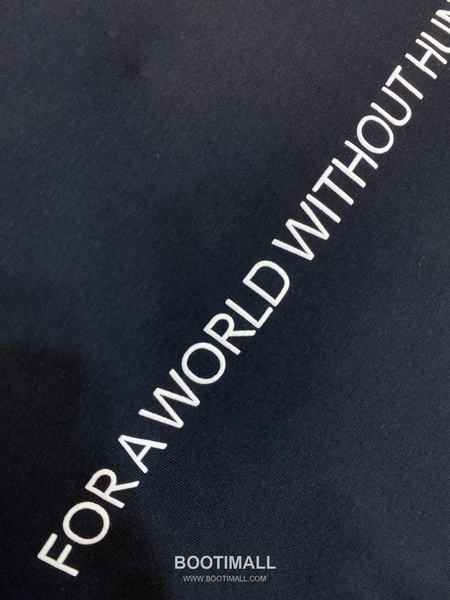 Balenciaga 2026SS WFP Logo Print Cotton T-Shirt with Collaboration Detail 발렌시아가 2026SS WFP 로고 프린트 코튼 반팔 티셔츠 콜라보 디테일 19