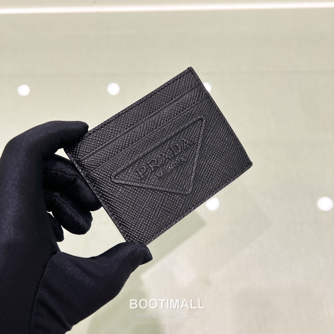 Prada Saffiano Leather Card Holder Wallet with Triangle Logo Detail 프라다 사피아노 레더 트라이앵글 로고 카드홀더 지갑 P398766015 10cm 3