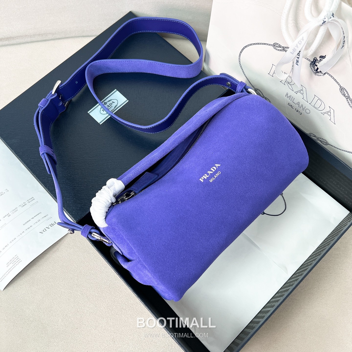 Prada Suede Leather Shoulder Tote Bag with Engraved Logo Detail 프라다 스웨이드 레더 인그레이브 로고 숄더 토트백 P3987660088 24cm 5