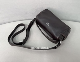 Prada Washed Calfskin Leather Shoulder Tote Bag with Engraved Logo Detail 프라다 워시드 카프스킨 레더 인그레이브 로고 숄더 토트백 P3987660098 24cm 2