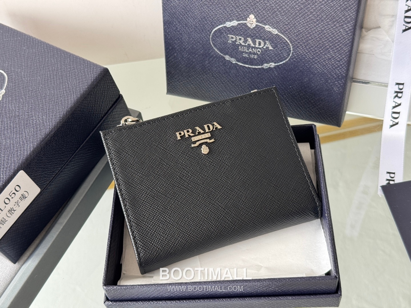 Prada Saffiano Leather Compact Wallet with Snap Closure Card Slot Detail 프라다 사피아노 레더 스냅 클로저 카드슬롯 반지갑 1ML050 10cm 6