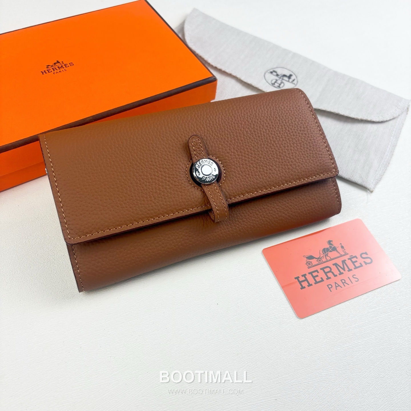 Hermes Togo Calfskin Leather Long Wallet with Palladium Stud Lock Zip Pocket Detail 에르메스 토고 카프스킨 레더 팔라듐 스터드 락 지퍼포켓 장지갑 615 19cm 3