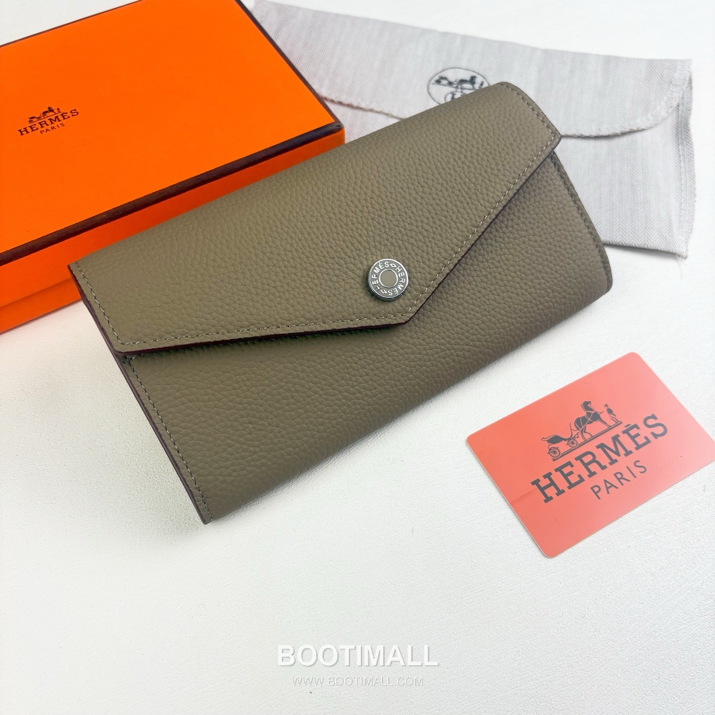 Hermes Togo Calfskin Leather Long Wallet with Zip Pocket Snap Closure Detail 에르메스 토고 카프스킨 레더 지퍼 포켓 스냅 클로저 장지갑 613 19cm 1