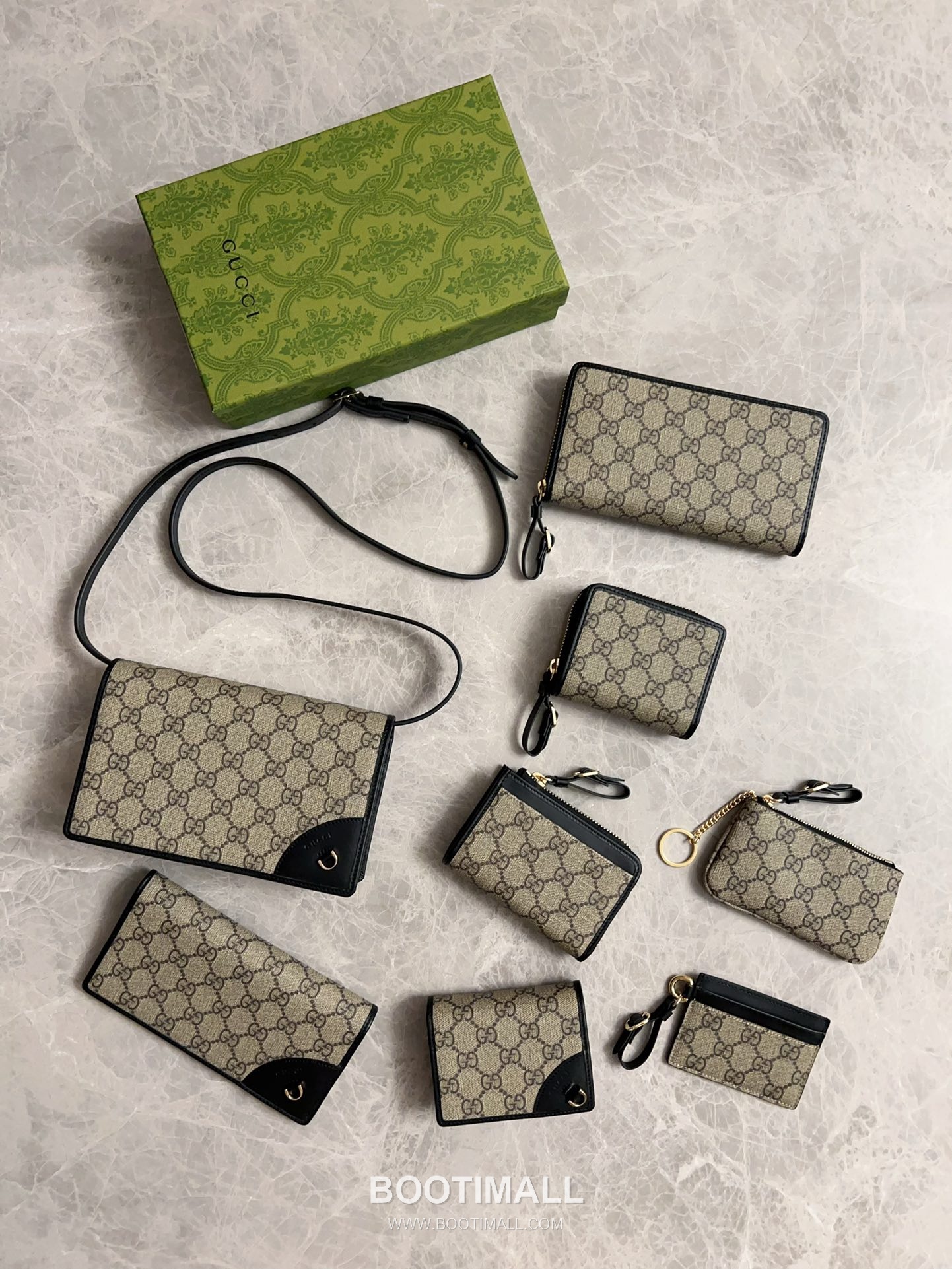 Gucci GG Emblem Canvas Wallet with Snap Closure Multi Slot Detail 구찌 GG 엠블럼 캔버스 스냅 클로저 멀티 슬롯 지갑 821802 19cm 9