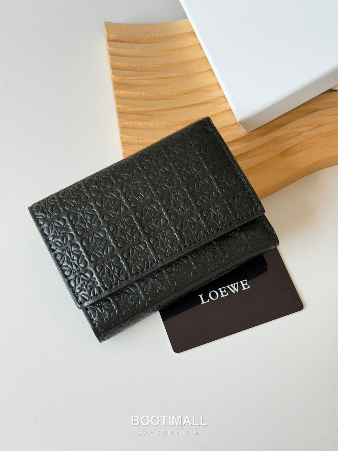 Loewe Tri-Fold Embossed Calfskin Wallet with Zip Coin Pocket Detail 로에베 엠보스드 카프스킨 지퍼 코인포켓 삼단 지갑 L1135 12cm 6