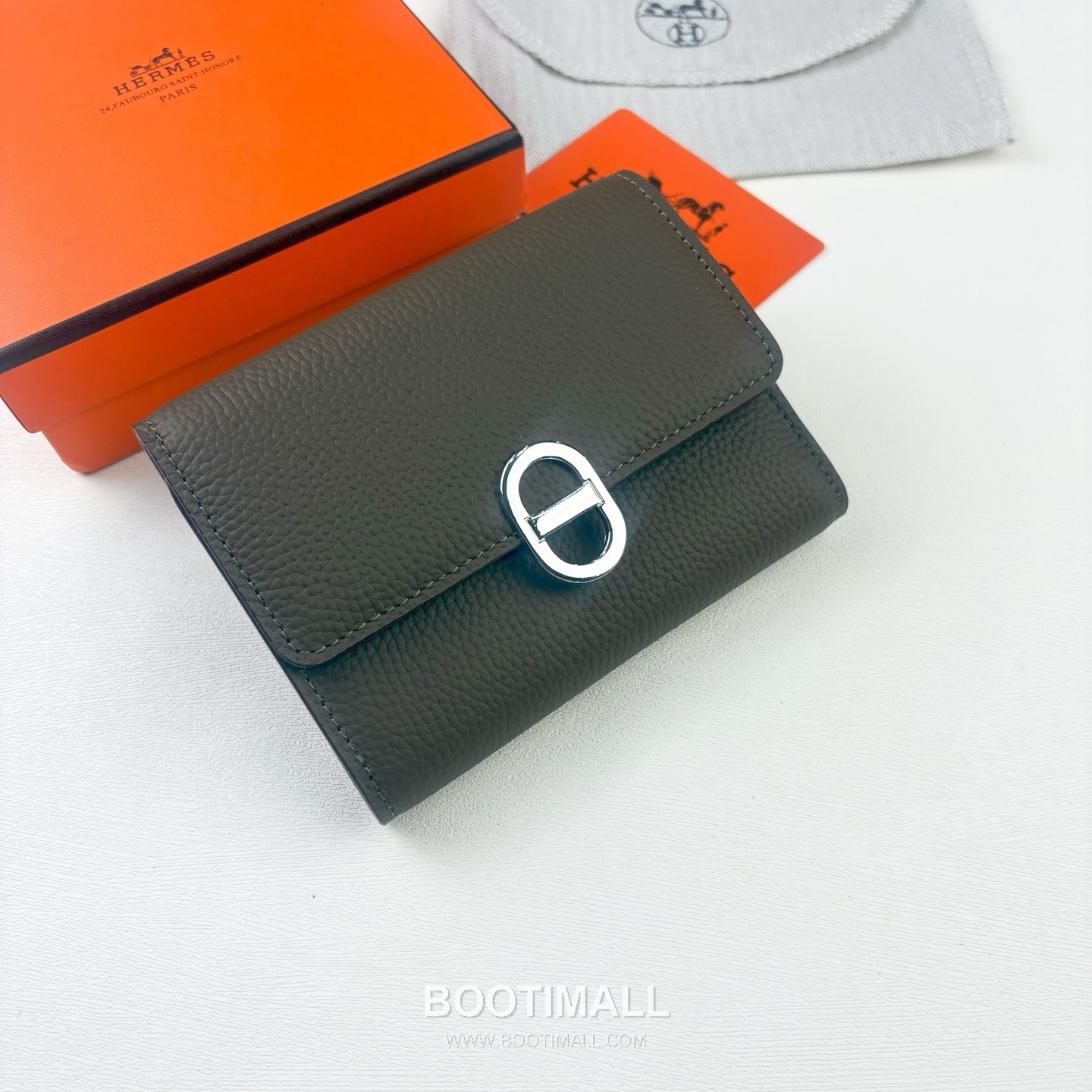Hermès Togo Calfskin Wallet with Palladium Lock and Multi Slot Detail 에르메스 토고 카프스킨 팔라듐 락 멀티 슬롯 지갑 231 13.5cm 1