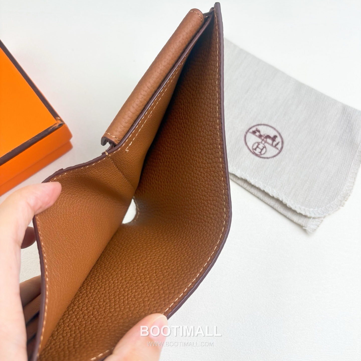 Hermès Silk’in Barenia Togo Calfskin Bi-Fold Wallet with Coin Pocket Detail 에르메스 실킨 바레니아 토고 카프스킨 코인포켓 디테일 반지갑 527 11.5cm 8