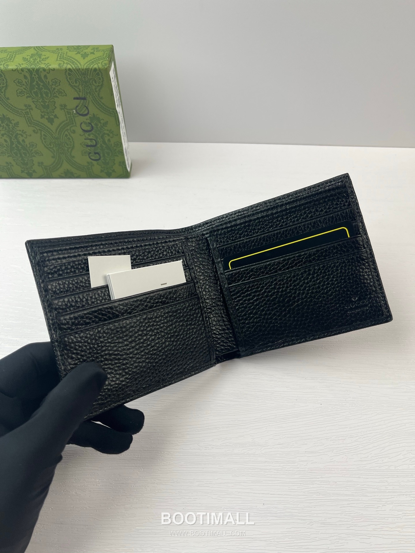 Gucci GG Calfskin Leather Bi-Fold Wallet with Logo Detail 구찌 GG 카프스킨 레더 바이폴드 반지갑 508565 11cm 6
