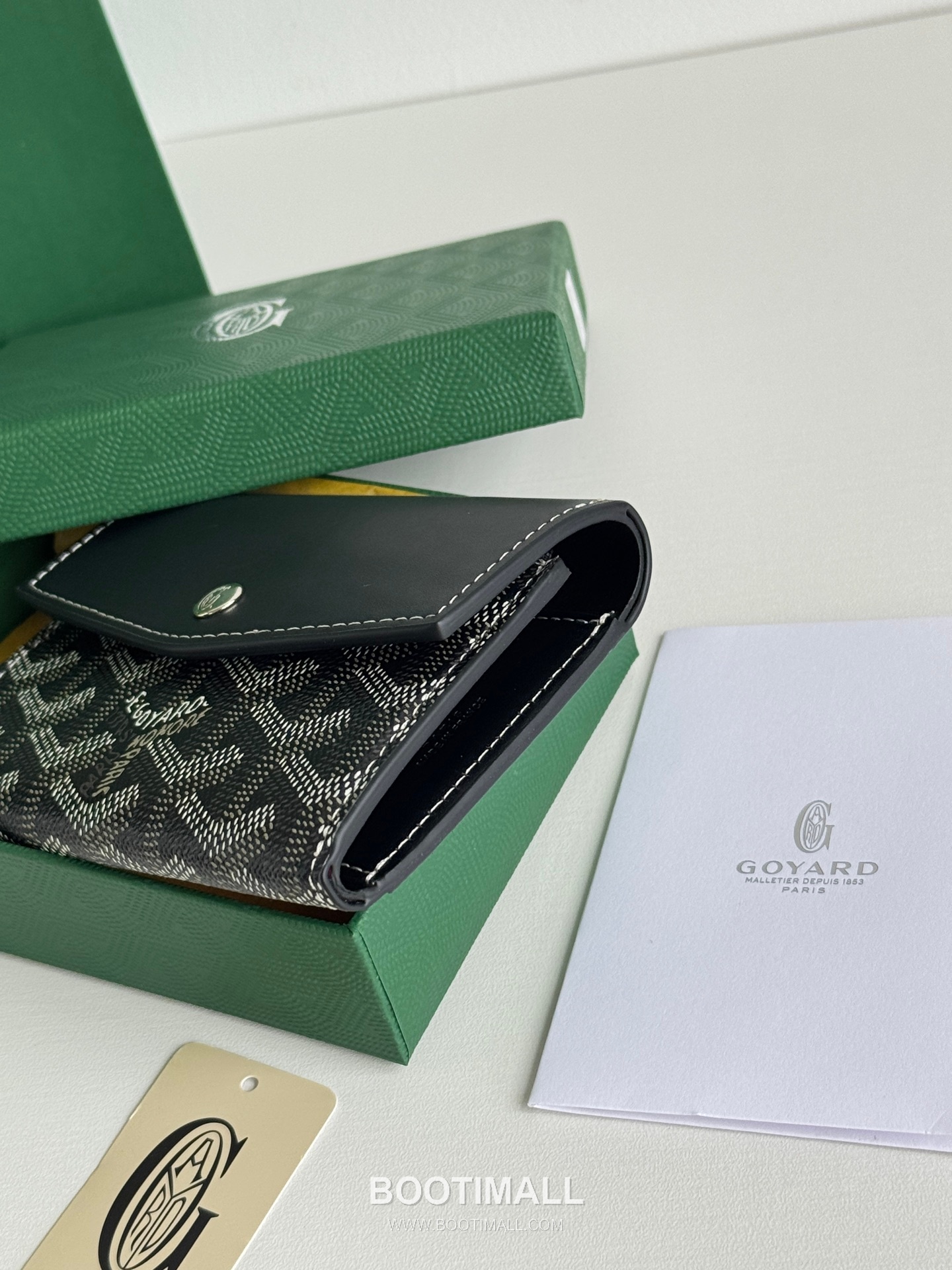 Goyard Saint-Gabriel Goyardine Canvas Trifold Wallet with Flap Closure 고야드 생가브리엘 고야르딘 캔버스 트리폴드 지갑 플랩클로저 3319 12cm 6