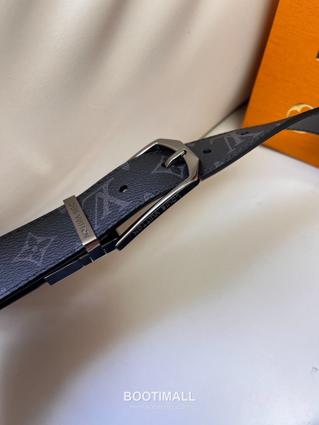 Louis Vuitton LV Monogram Canvas Reversible Belt with Pin Buckle Palladium 구찌가 아닌 루이비통 LV 모노그램 캔버스 리버서블 벨트 핀 버클 스테인리스 스틸 팔라듐 피니시 3.5cm 2