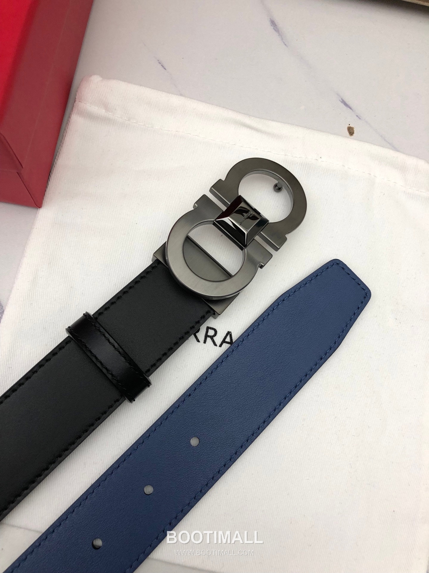Ferragamo Gancini Calfskin Embossed Leather Reversible Belt with Gancini Buckle Gold-Plated 페라가모 간치니 카프스킨 엠보싱 레더 리버서블 벨트 간치니 버클 황동 베이스 금도금 3.5cm 6
