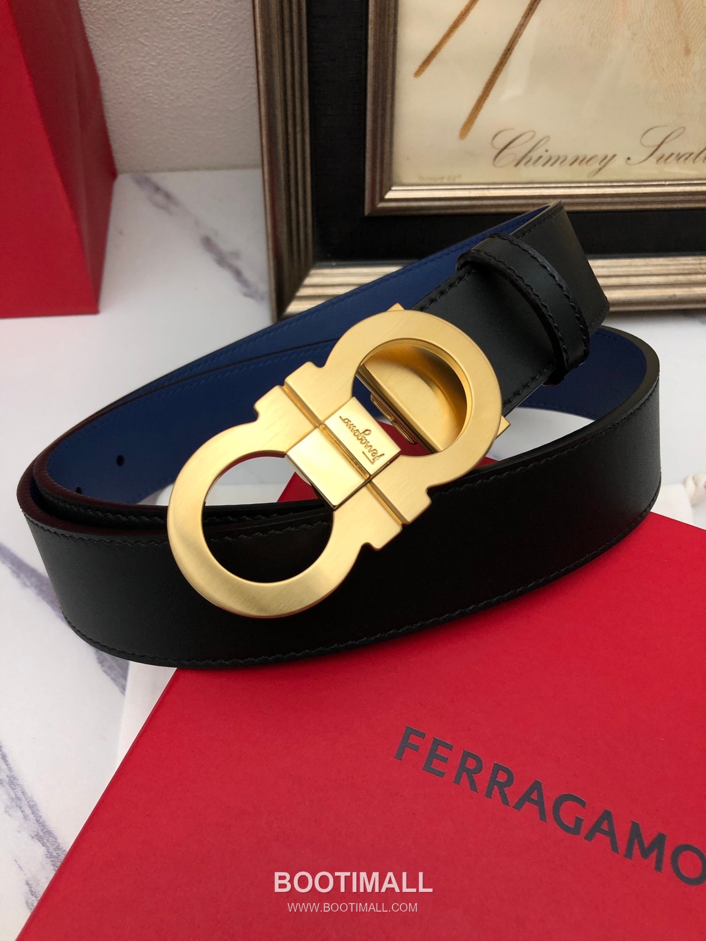 Ferragamo Gancini Calfskin Embossed Leather Reversible Belt with Gancini Buckle Gold-Plated 페라가모 간치니 카프스킨 엠보싱 레더 리버서블 벨트 간치니 버클 황동 베이스 금도금 3.5cm 5