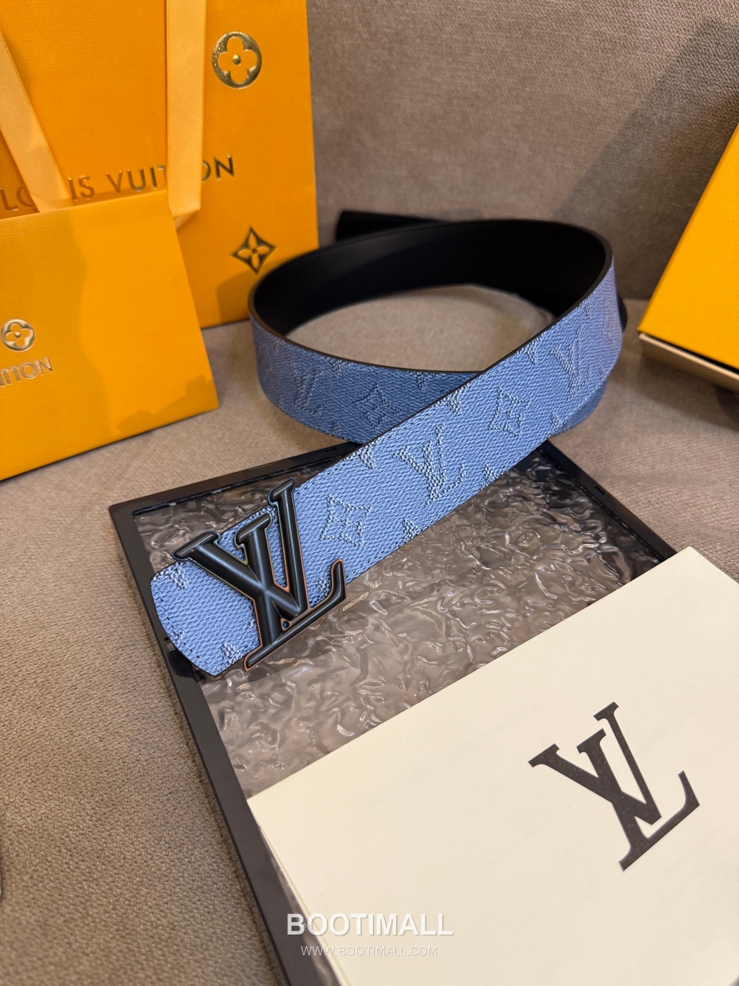 Louis Vuitton LV Dimension Monogram Canvas Reversible Belt with LV Dimension Buckle Palladium 루이비통 LV 디멘션 모노그램 캔버스 리버서블 벨트 LV 디멘션 버클 황동 베이스 팔라듐 피니시 4.0cm 4