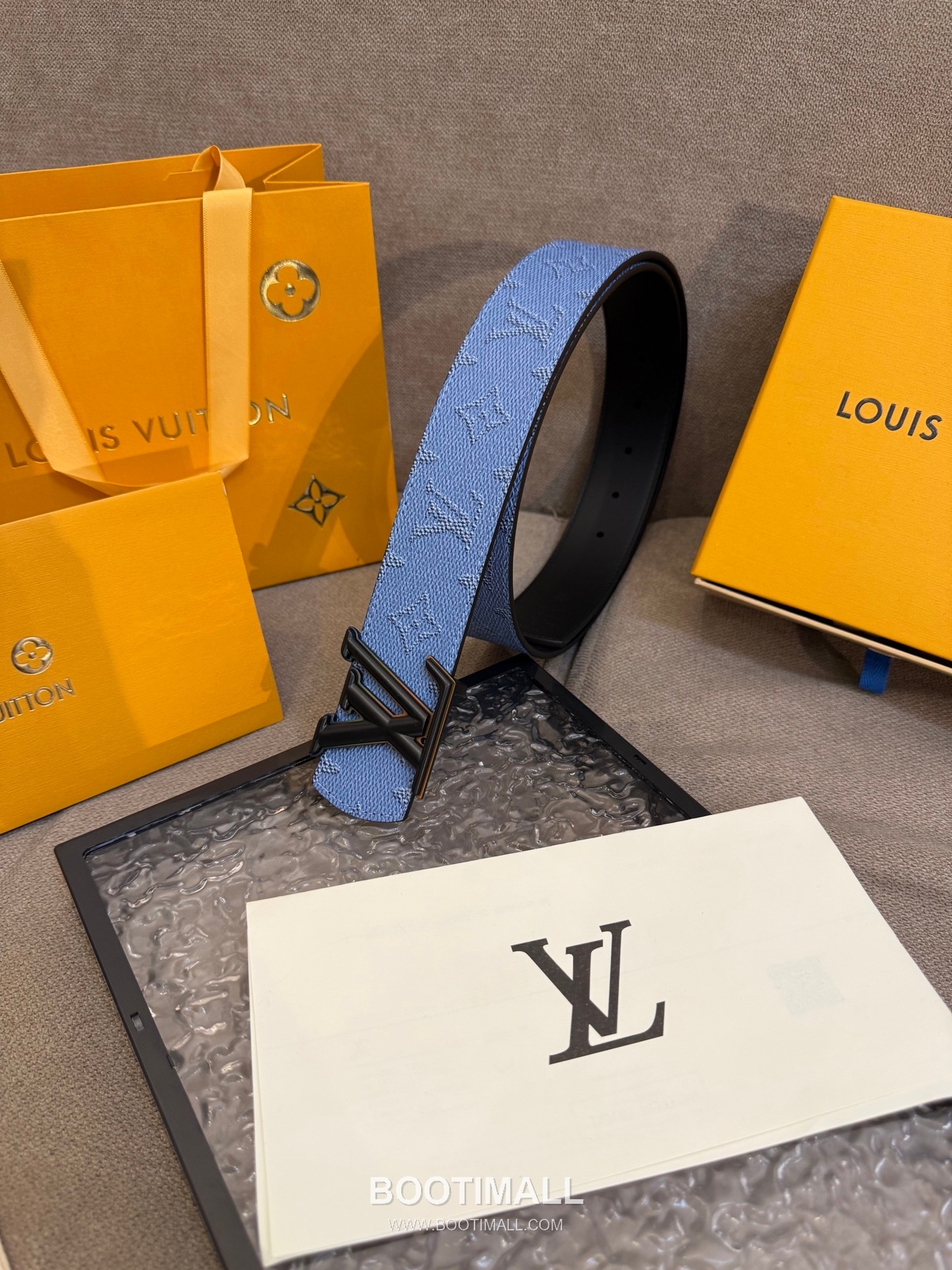 Louis Vuitton LV Dimension Monogram Canvas Reversible Belt with LV Dimension Buckle Palladium 루이비통 LV 디멘션 모노그램 캔버스 리버서블 벨트 LV 디멘션 버클 황동 베이스 팔라듐 피니시 4.0cm 5