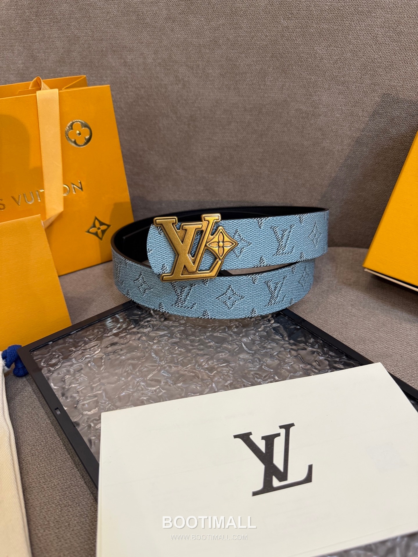 Louis Vuitton LV Dimension Monogram Canvas Reversible Belt with LV Dimension Buckle Palladium 루이비통 LV 디멘션 모노그램 캔버스 리버서블 벨트 LV 디멘션 버클 황동 베이스 팔라듐 피니시 4.0cm 1