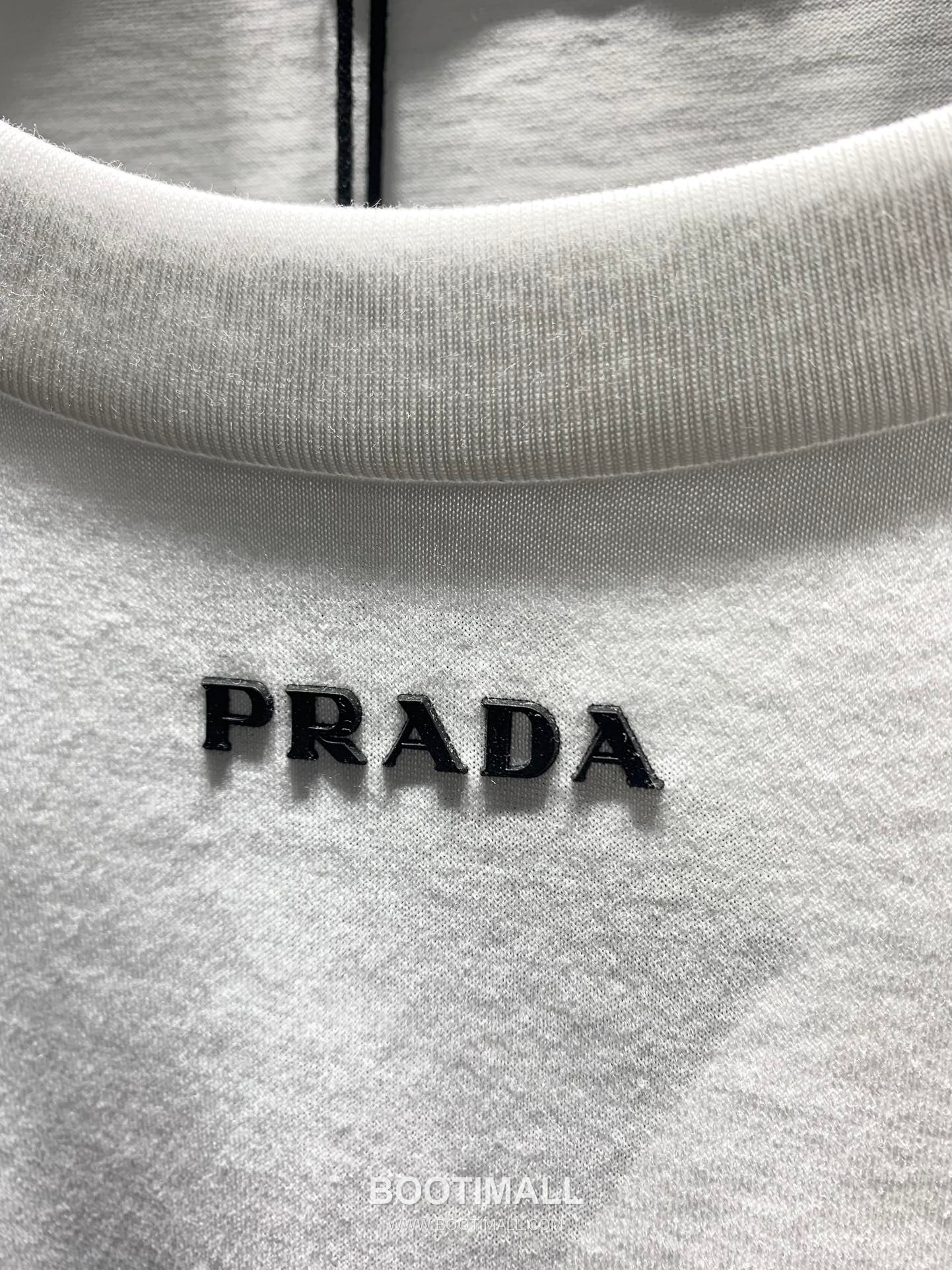 Prada SS26 Thick Logo Rubberized Mercerized Cotton T-Shirt 프라다 SS26 두꺼운 로고 압착 머서라이즈드 코튼 티셔츠 14