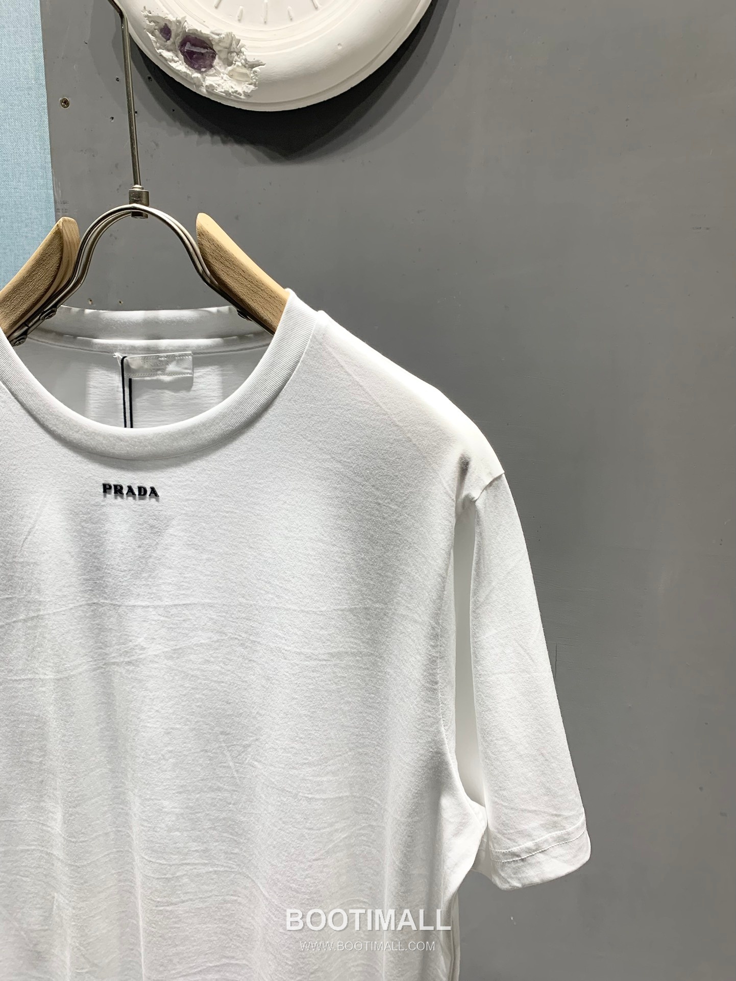 Prada SS26 Thick Logo Rubberized Mercerized Cotton T-Shirt 프라다 SS26 두꺼운 로고 압착 머서라이즈드 코튼 티셔츠 20