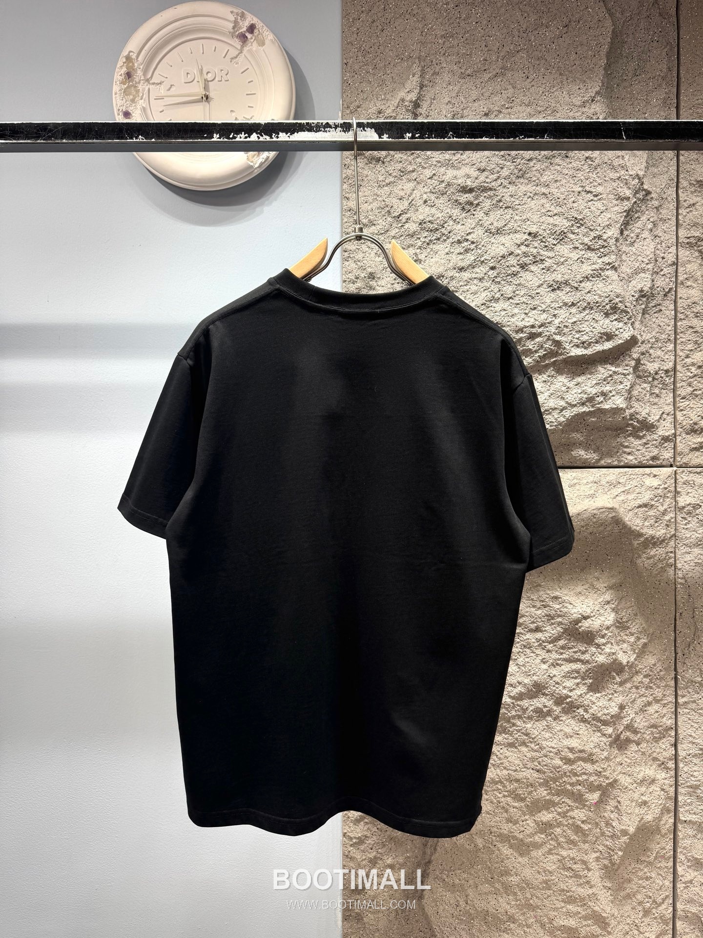 Prada SS26 Flocked Triangle Logo Heavy Cotton T-Shirt 프라다 SS26 플록 트라이앵글 로고 헤비 코튼 티셔츠 SG26217 9