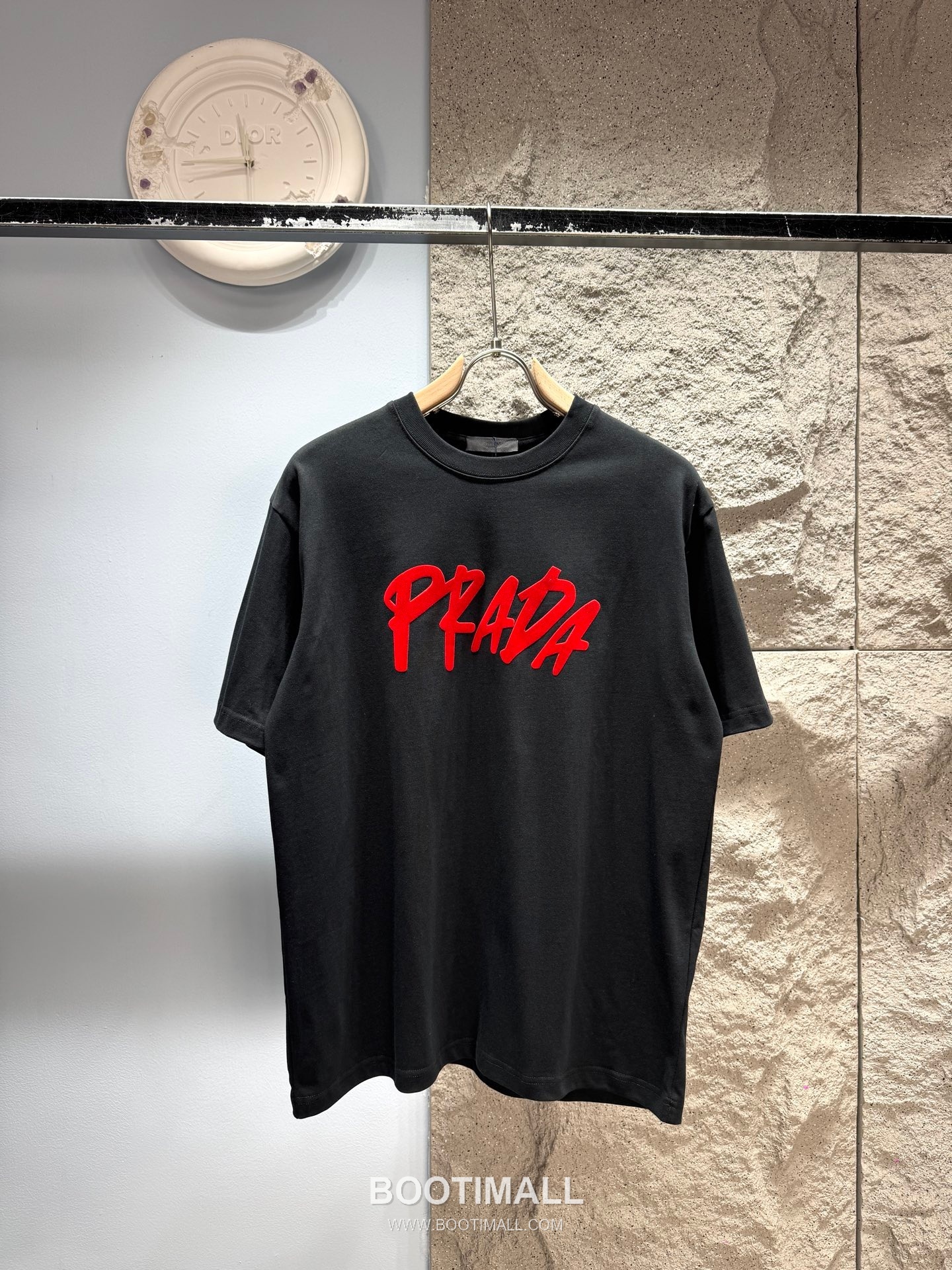 Prada SS26 Graffiti Print Heavy Cotton T-Shirt 프라다 SS26 그래피티 프린트 헤비 코튼 티셔츠 SG26260 1