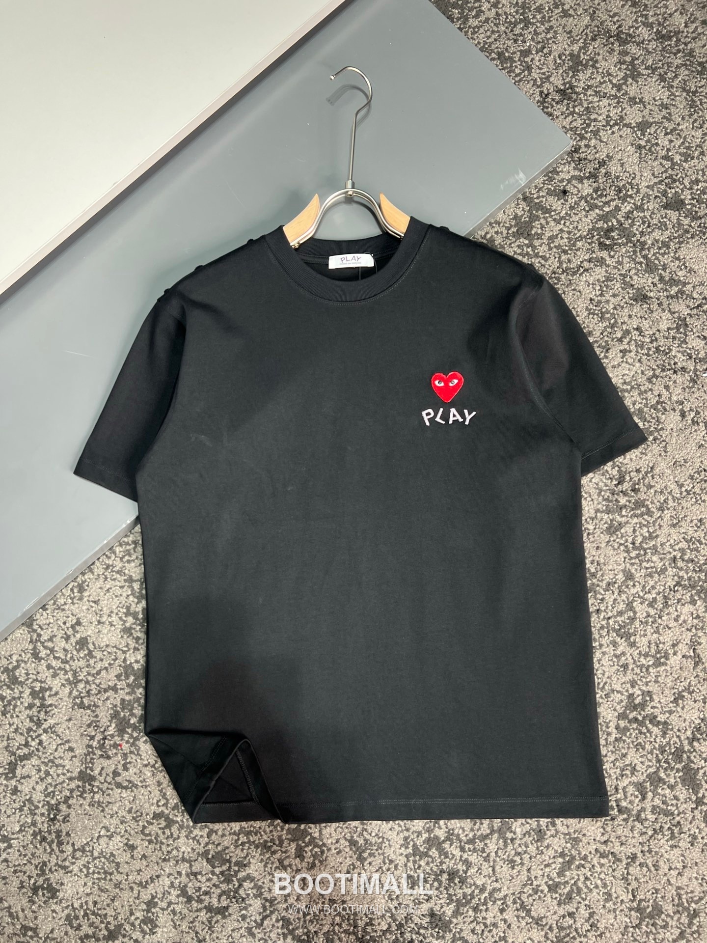 Comme des Garçons Play SS26 Heart Eyes Embroidered Heavy Cotton T-Shirt 꼼데가르송플레이 SS26 하트 아이즈 자수 헤비 코튼 티셔츠 AMC6842 2