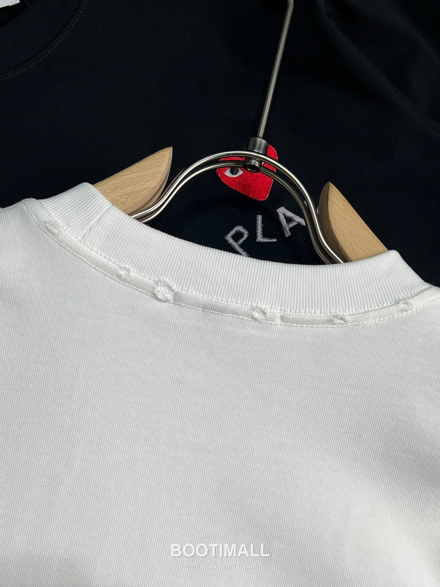 Comme des Garçons Play SS26 Heart Eyes Embroidered Heavy Cotton T-Shirt 꼼데가르송플레이 SS26 하트 아이즈 자수 헤비 코튼 티셔츠 AMC6842 9